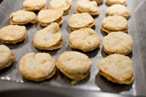 Crunchy Peanut Butter Chocolate Snackwiches from freshandfoodie.com @freshandfoodie