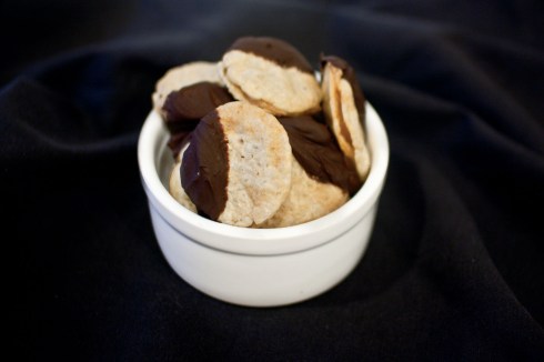 Crunchy Peanut Butter Chocolate Snackwiches from freshandfoodie.com @freshandfoodie