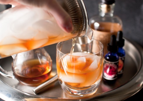 the perfect old fashioned from freshandfoodie.com @freshandfoodie